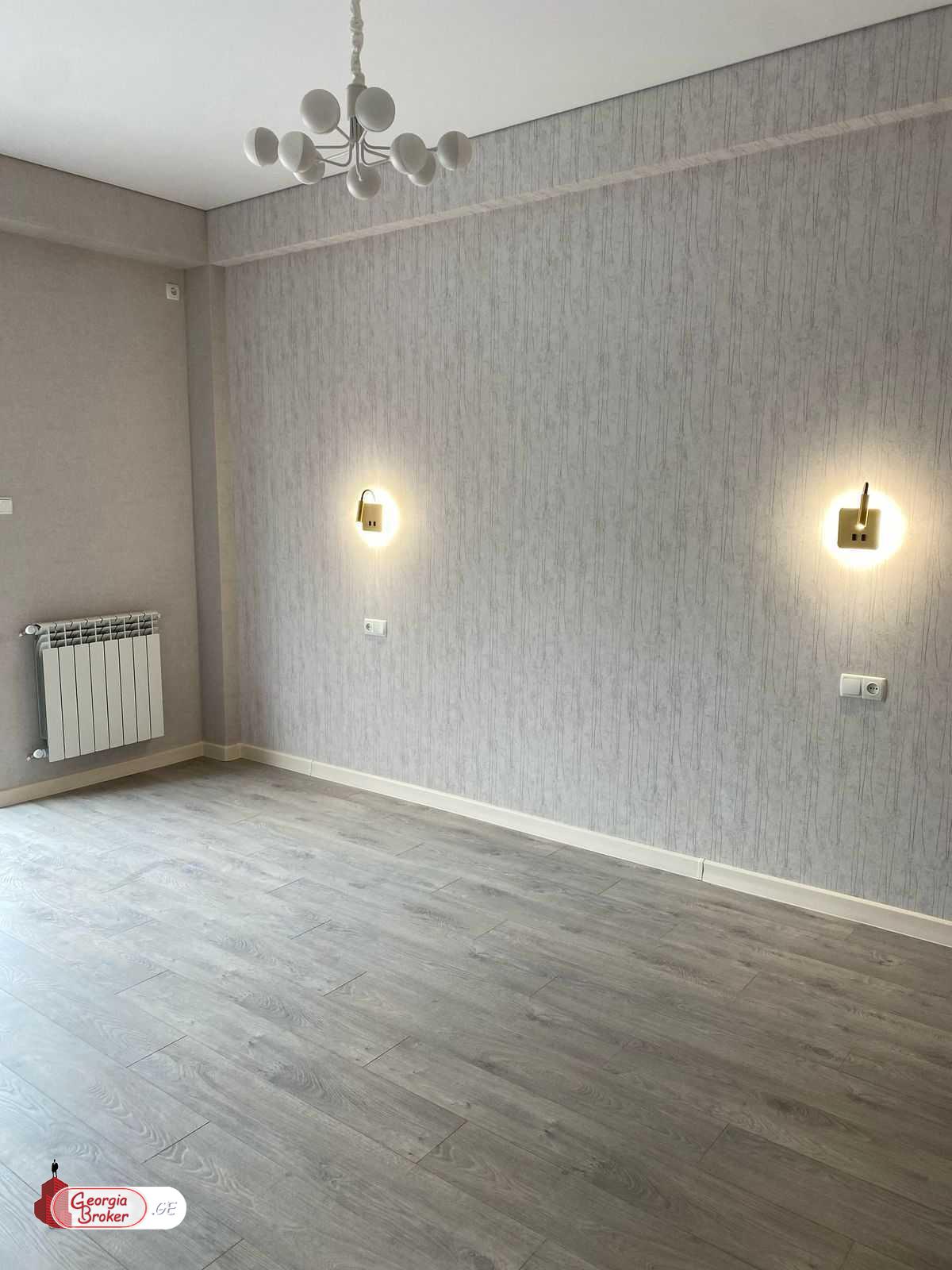 продается квартира с новым ремонтом 3-комнаты