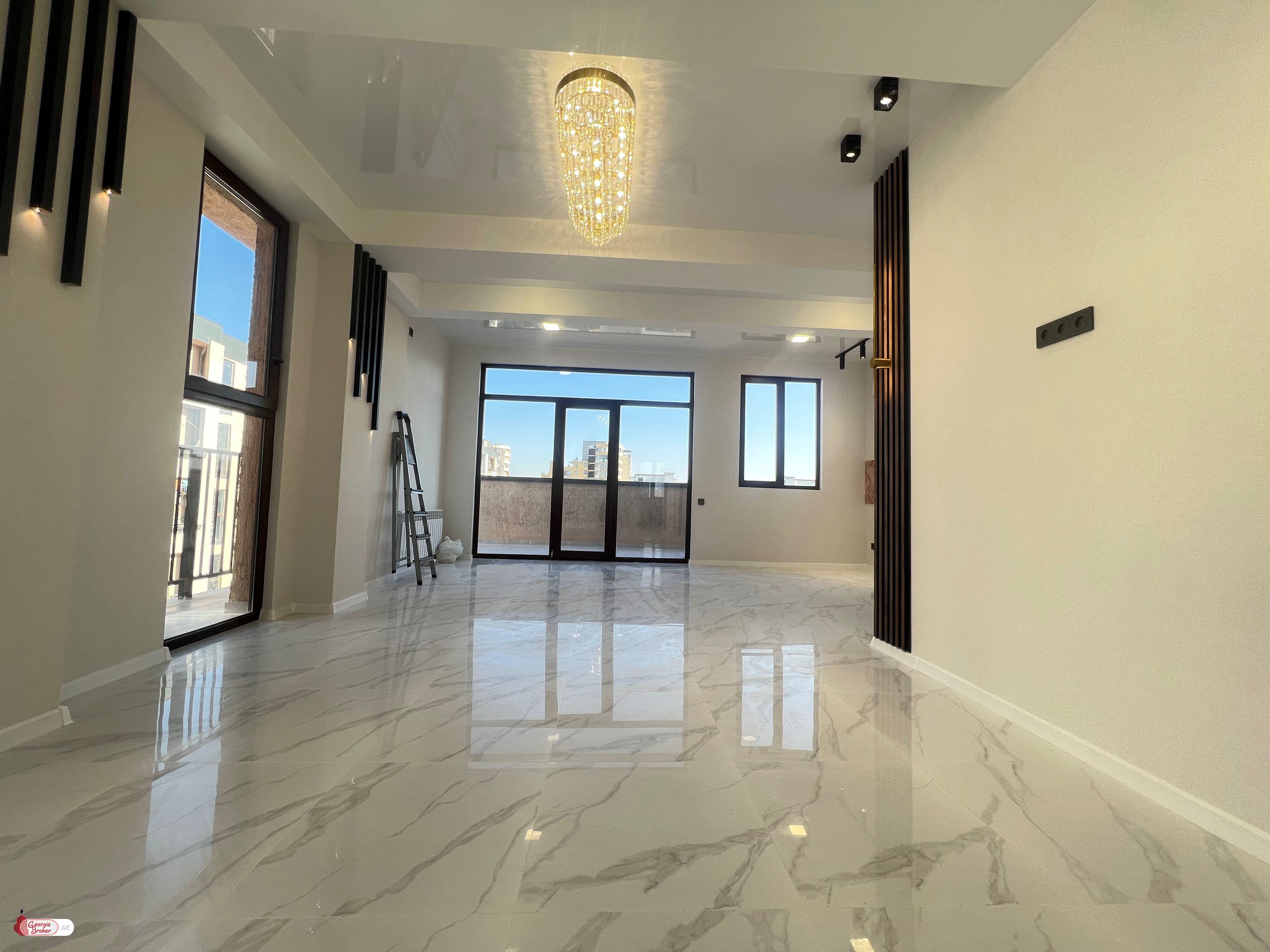 იყიდება ახალი გარემონტებული 4 ოთახიანი ბინა