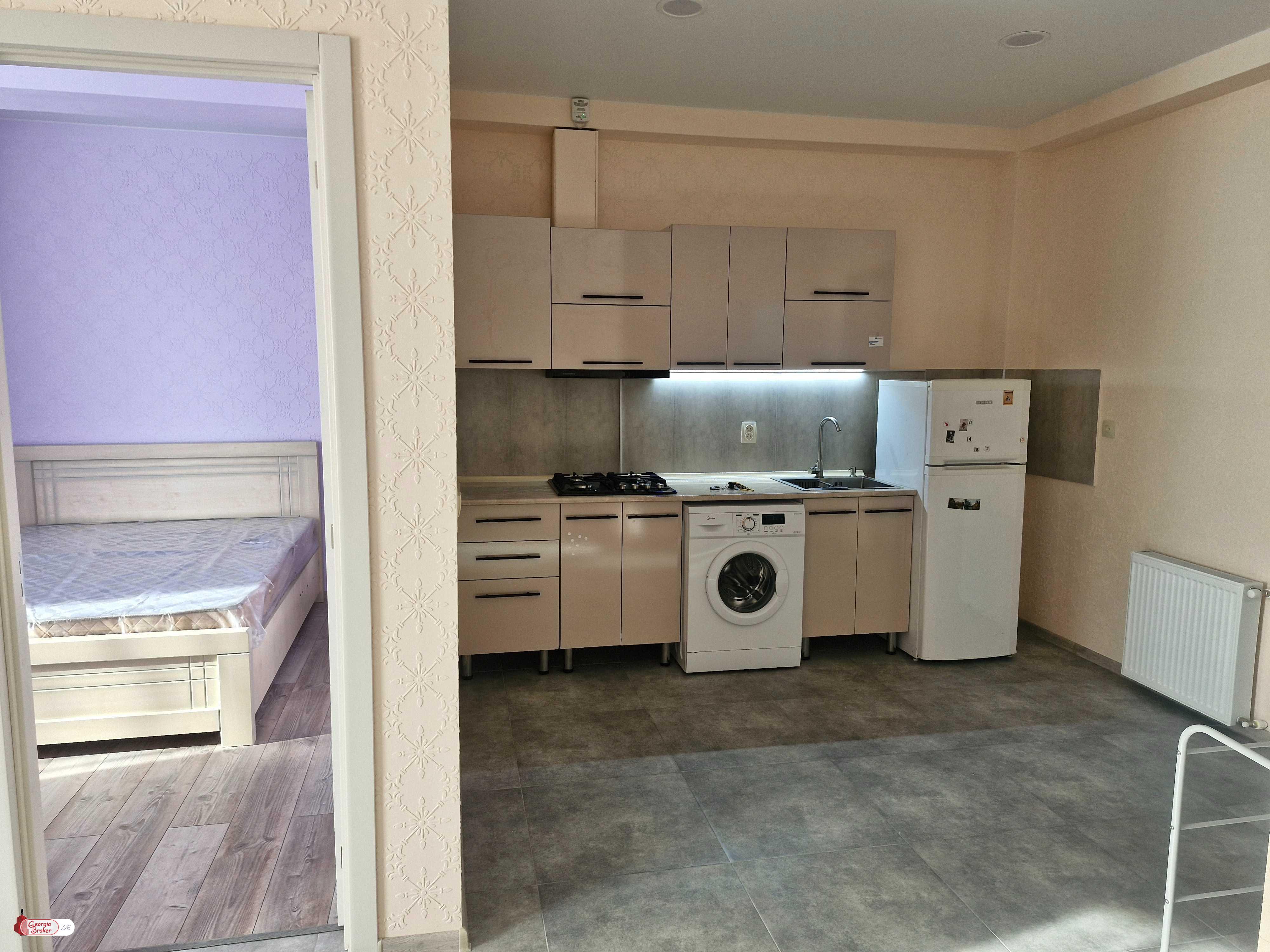 продается квартира с новым ремонтом 3-комнаты