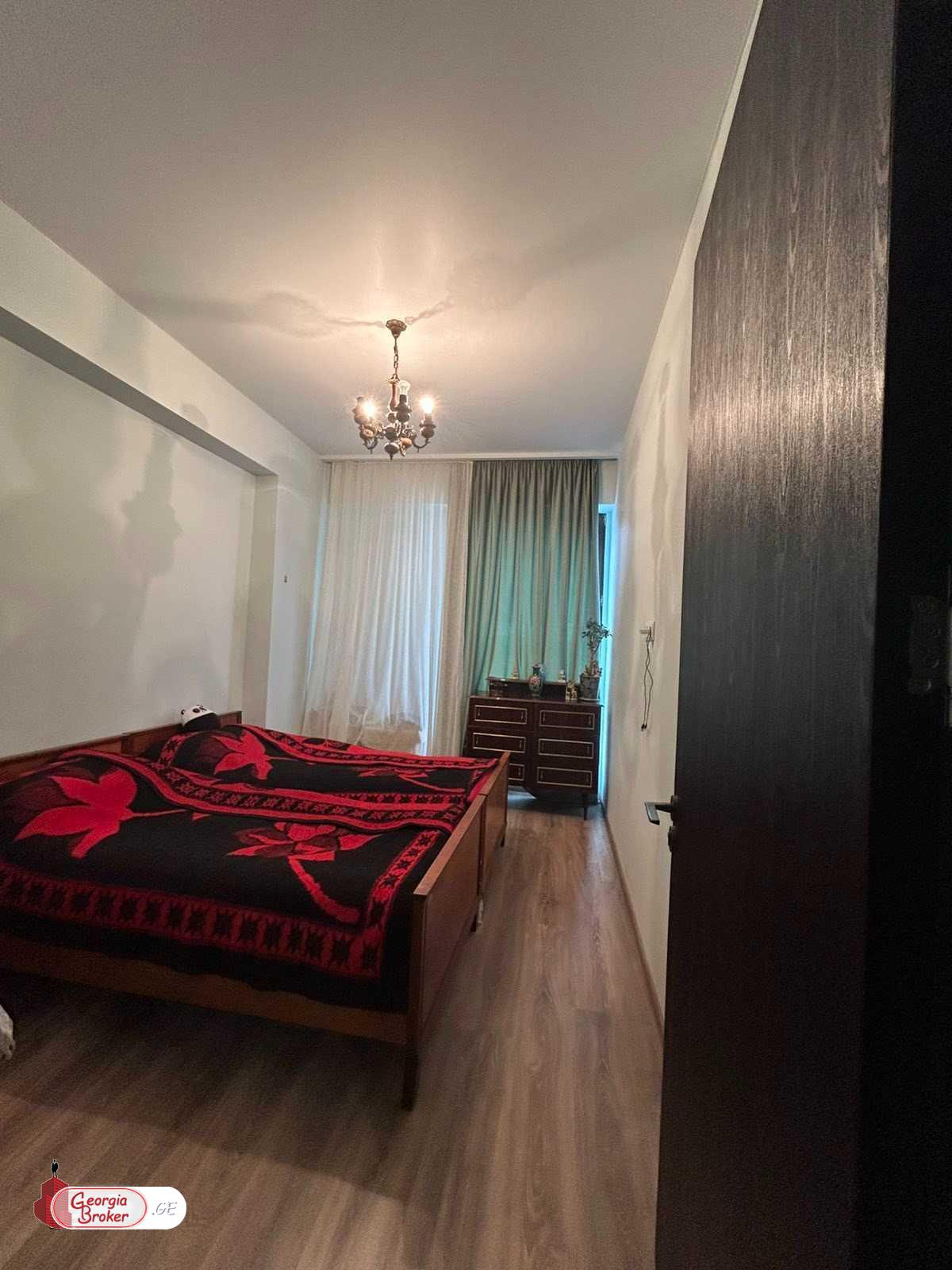 იყიდება ახალი გარემონტებული 3 ოთახიანი ბინა