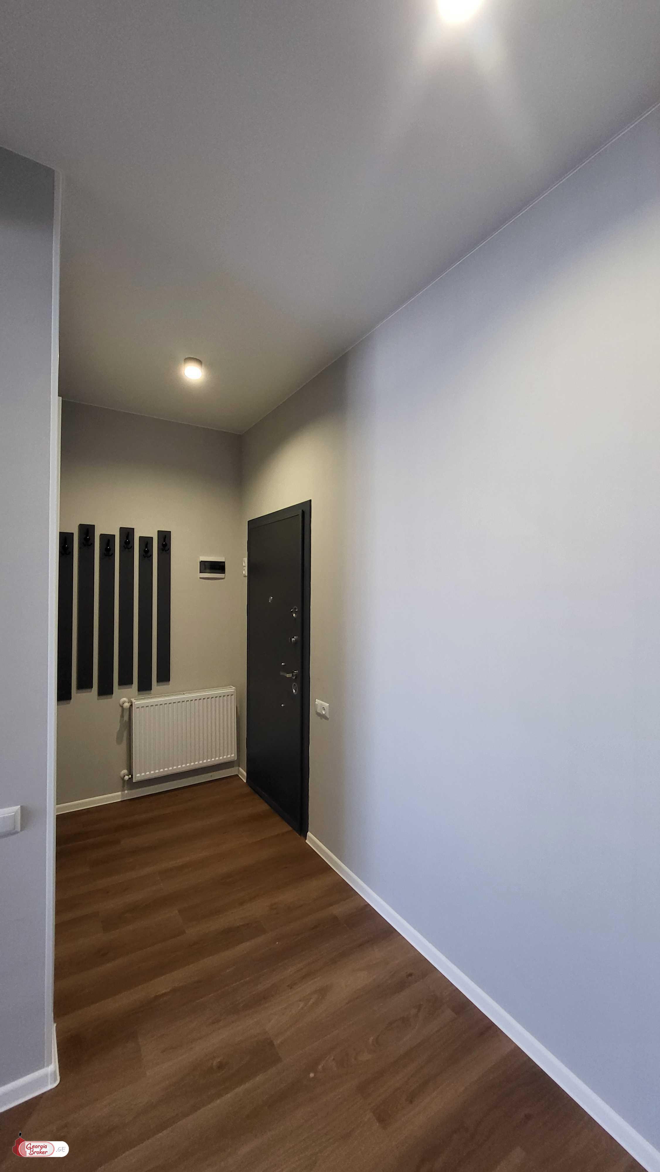 nearly repaired 2-room apartment for sale