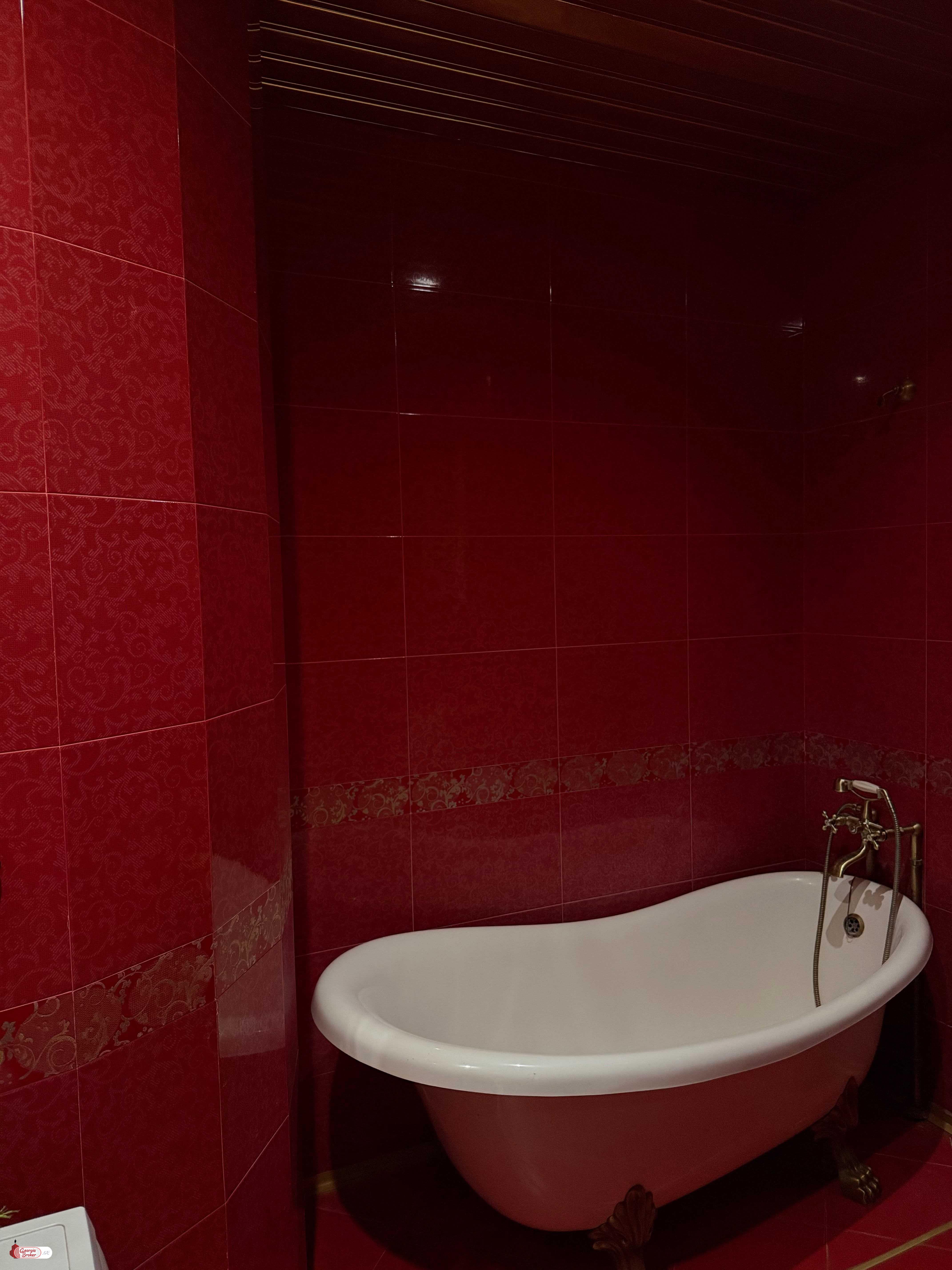 nearly repaired 3-room apartment for sale