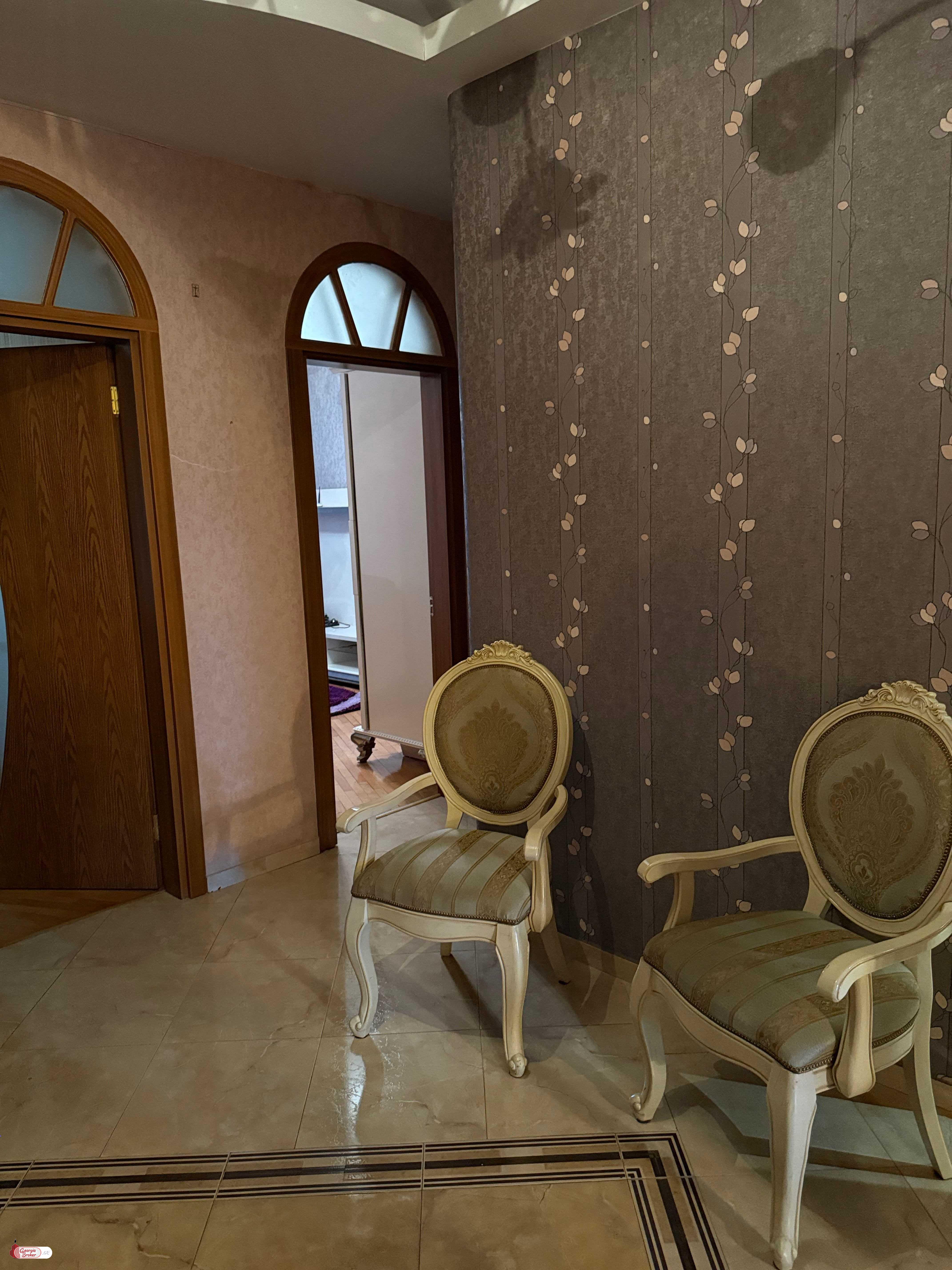 nearly repaired 3-room apartment for sale