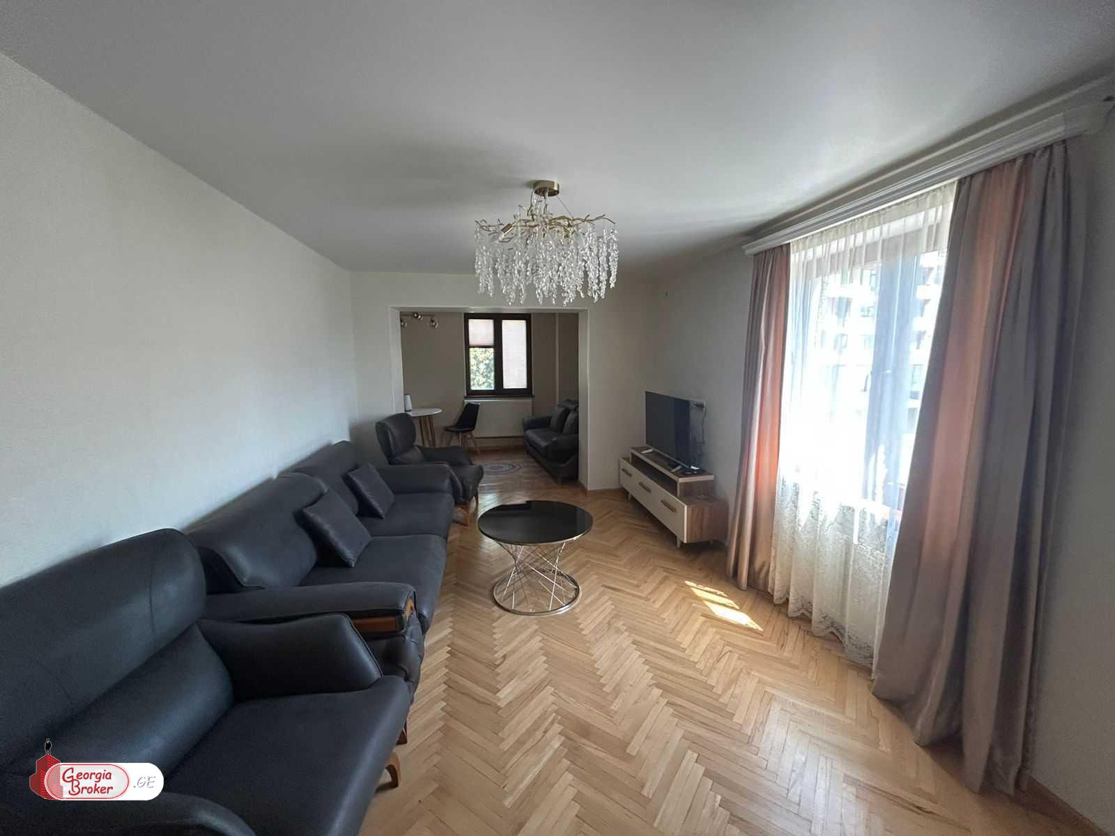 продается квартира с новым ремонтом 3-комнаты