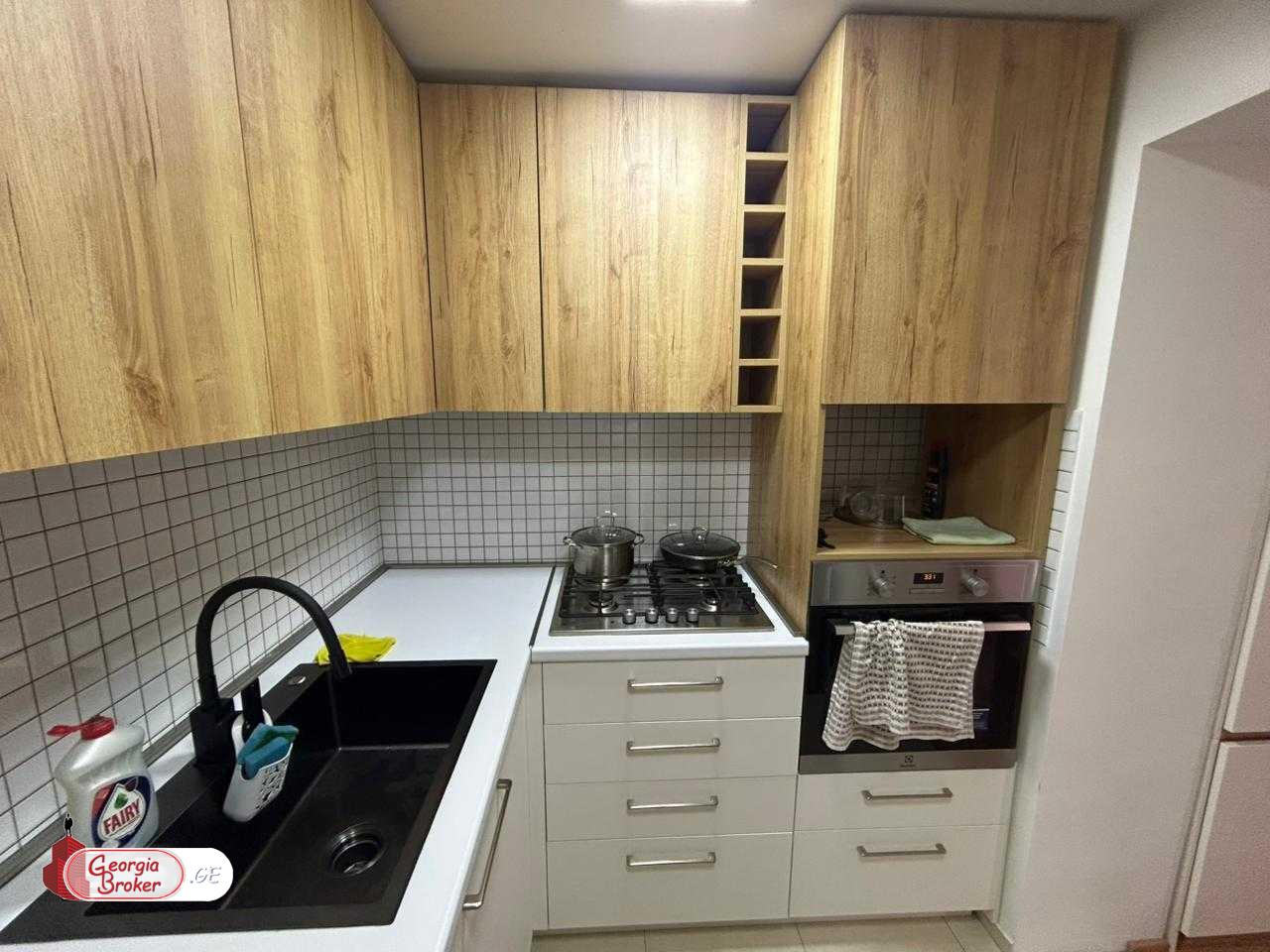 продается квартира с новым ремонтом 3-комнаты