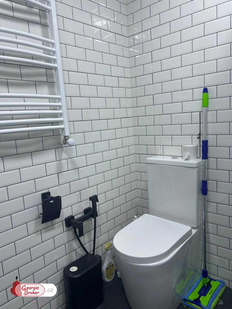 продается квартира с новым ремонтом 3-комнаты