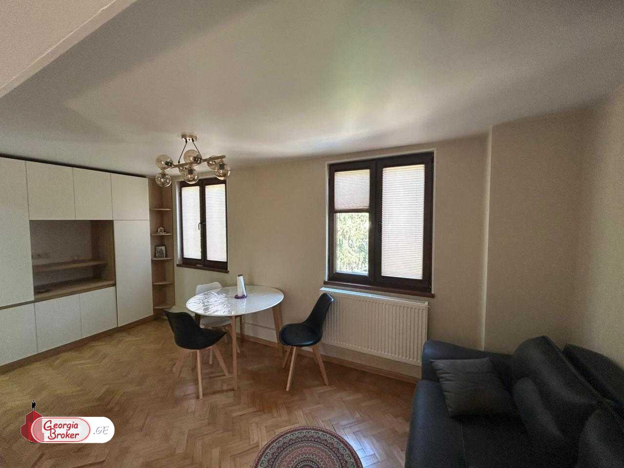 продается квартира с новым ремонтом 3-комнаты