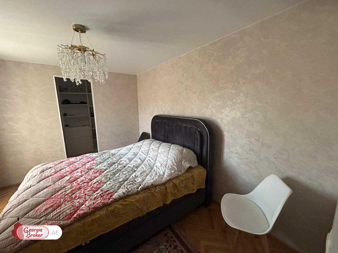 продается квартира с новым ремонтом 3-комнаты