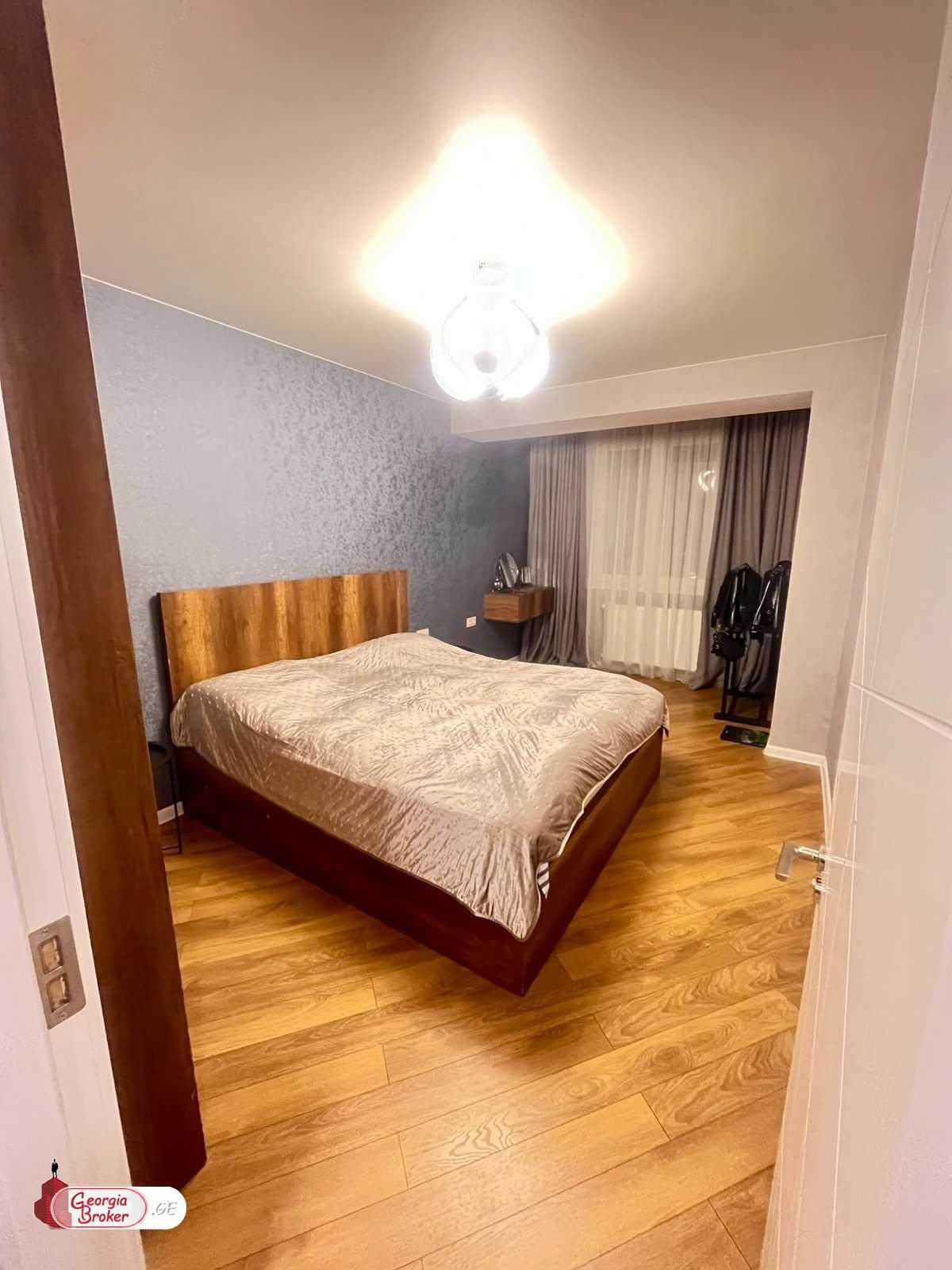 продается квартира с новым ремонтом 3-комнаты