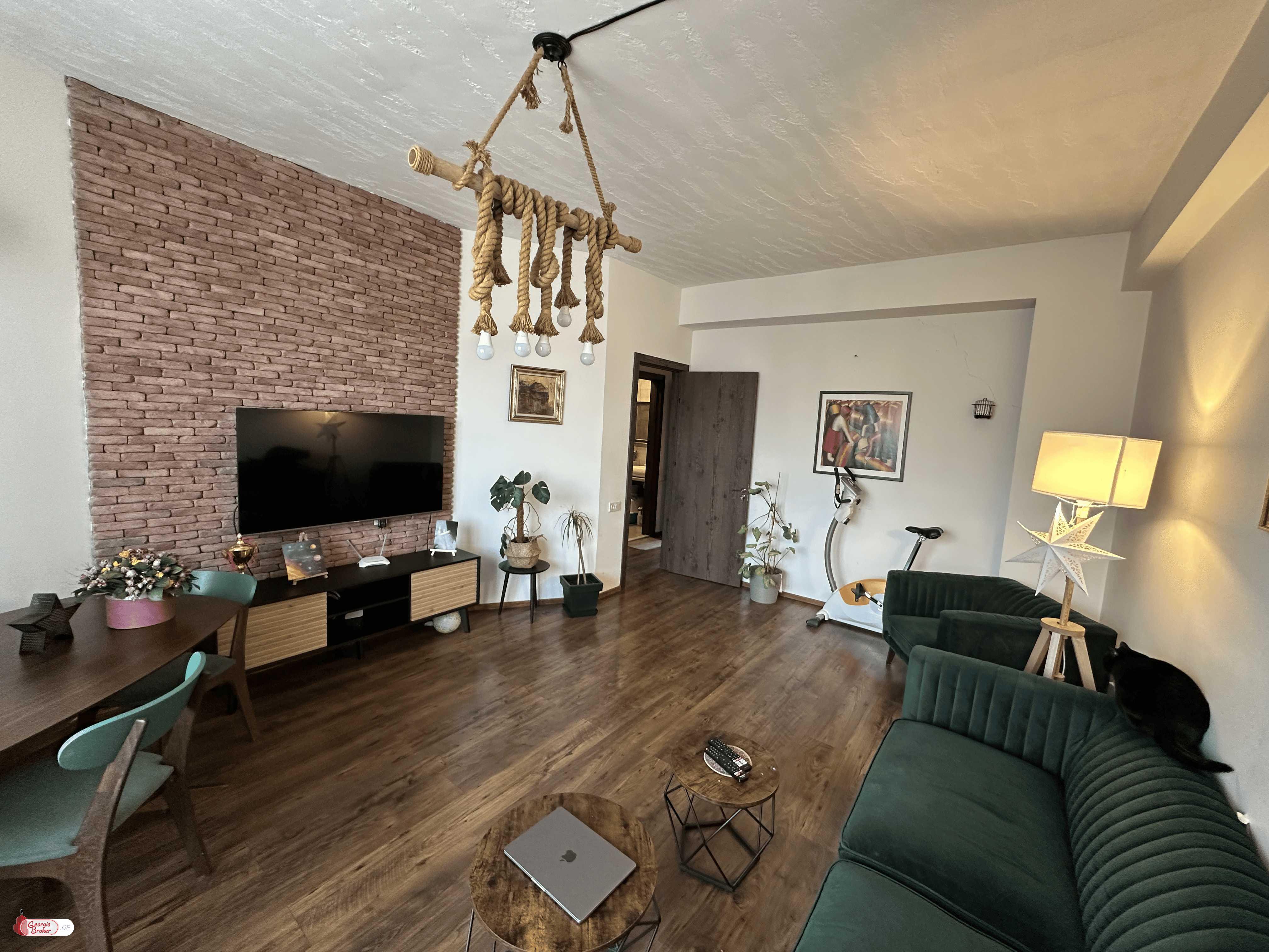 nearly repaired 3-room apartment for sale