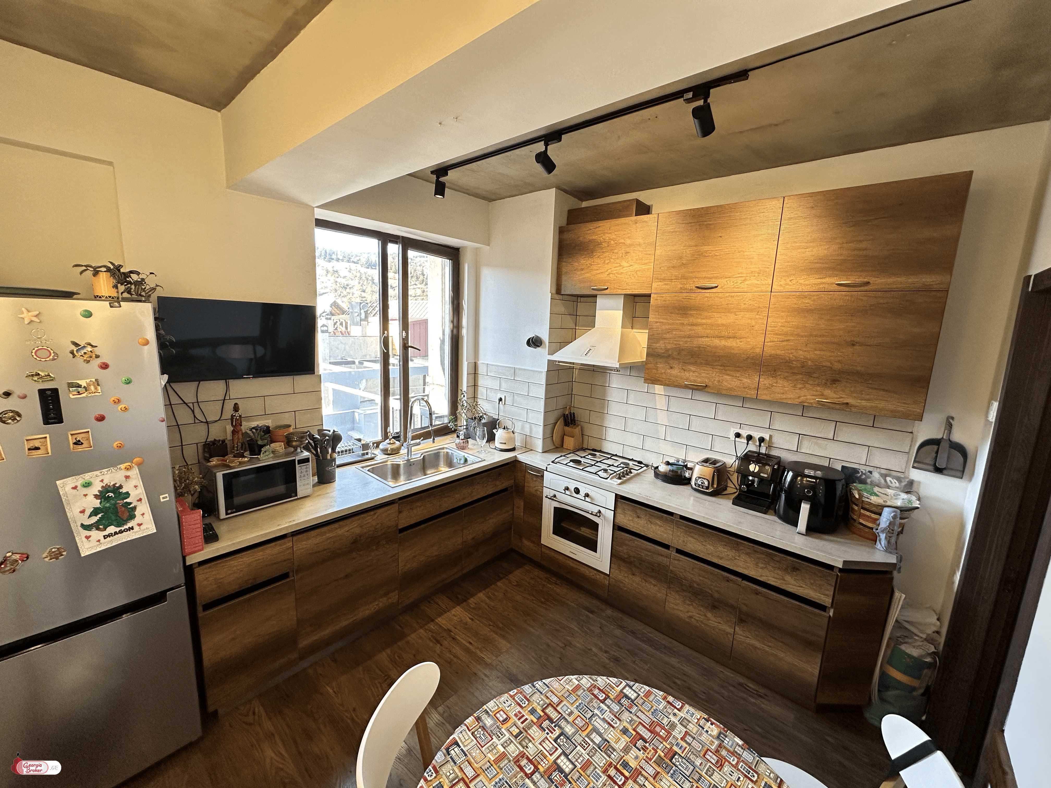 nearly repaired 3-room apartment for sale