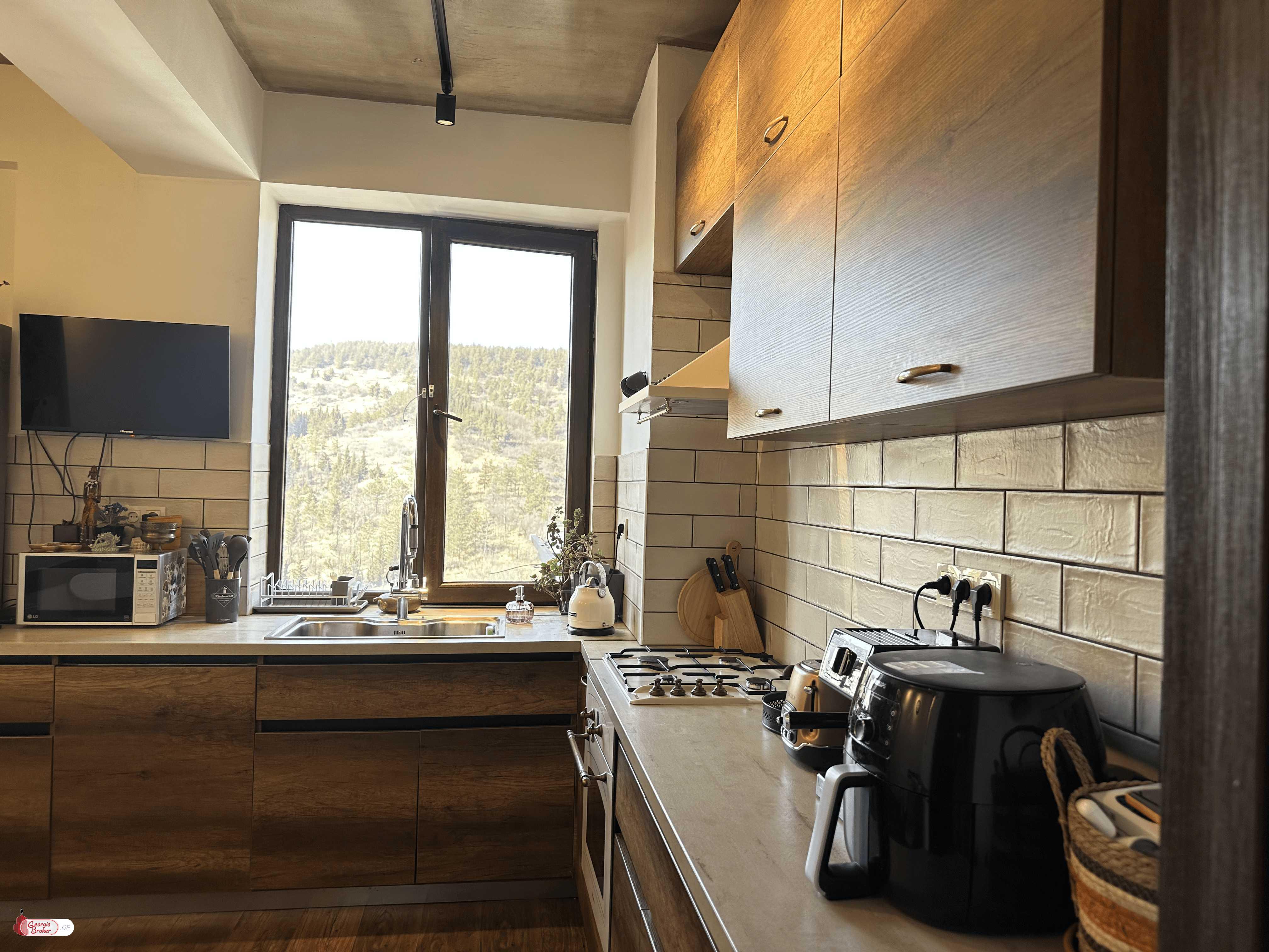 nearly repaired 3-room apartment for sale