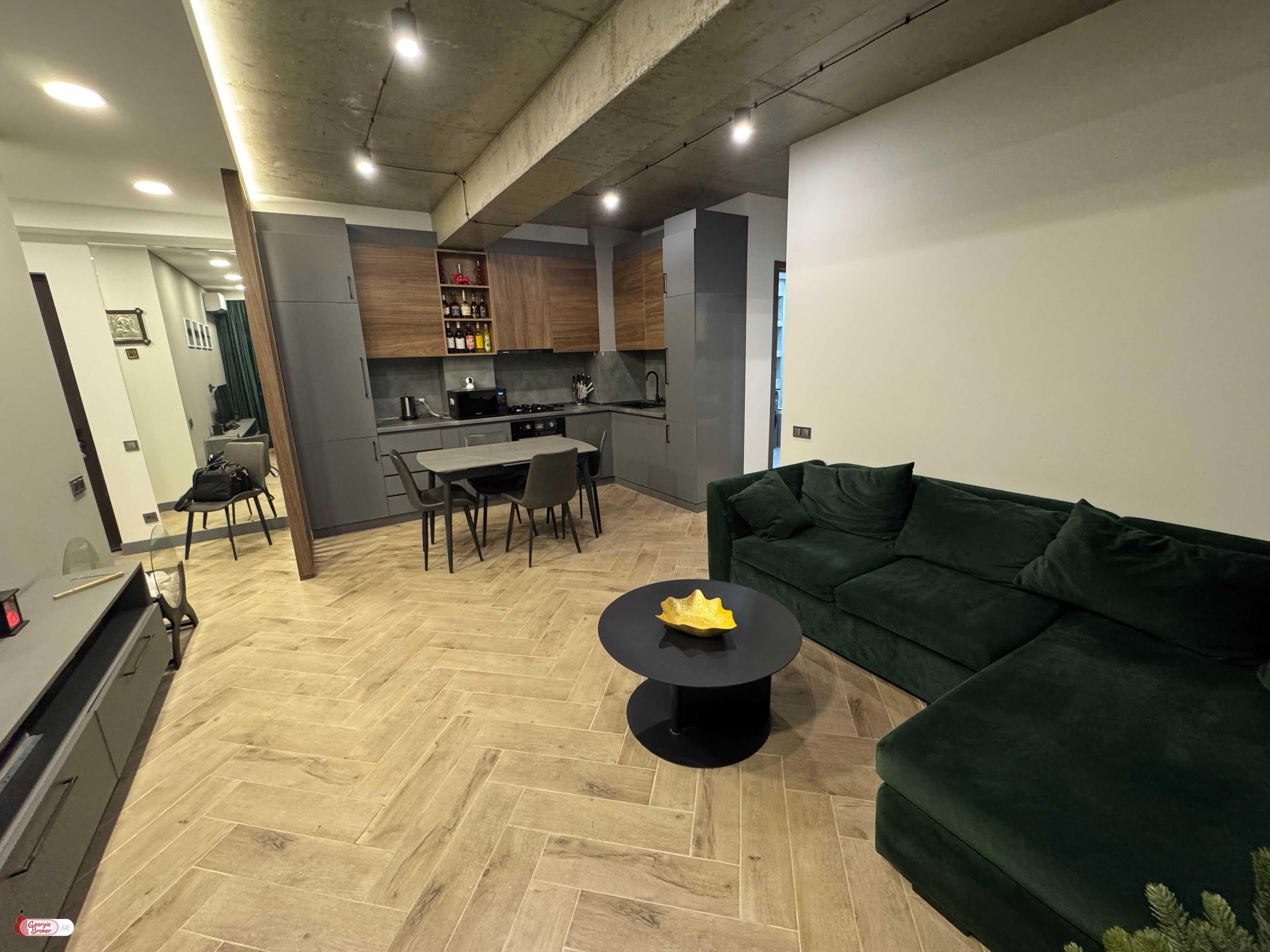 იყიდება ახალი გარემონტებული 2 ოთახიანი ბინა