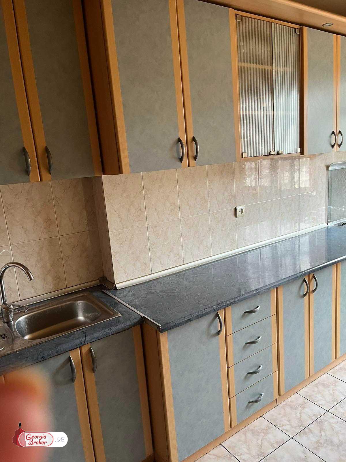 nearly repaired 3-room apartment for sale