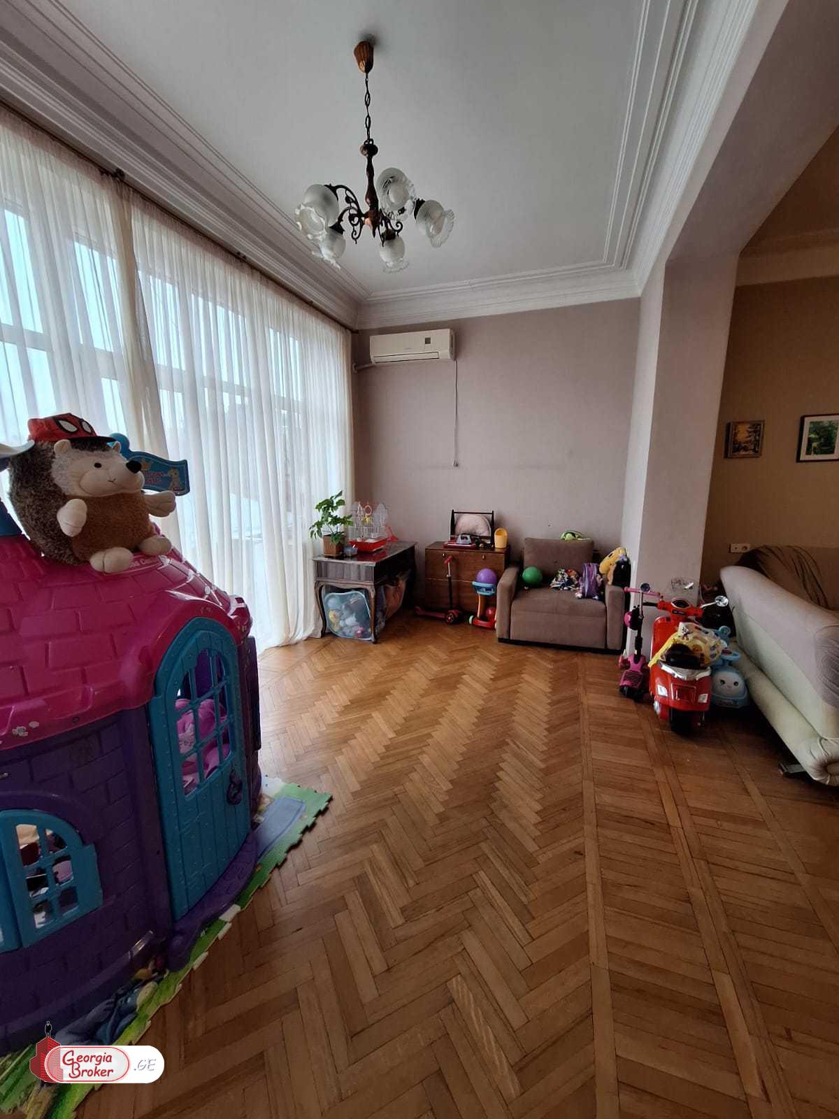 nearly repaired 3-room apartment for sale