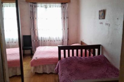 продается квартира со старым ремонтом 2-комнаты