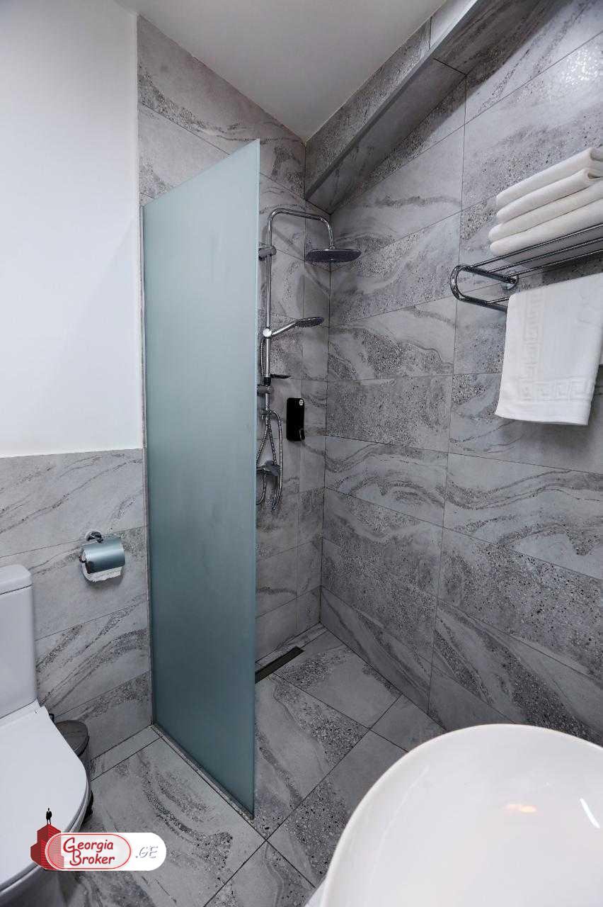 იყიდება ახალი გარემონტებული 21 ნომრიანი სასტუმრო