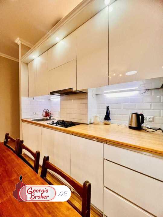 nearly repaired 3-room apartment for rent