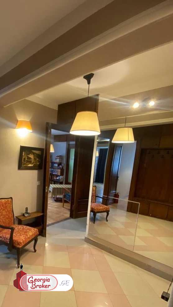 nearly repaired 2-room apartment for sale