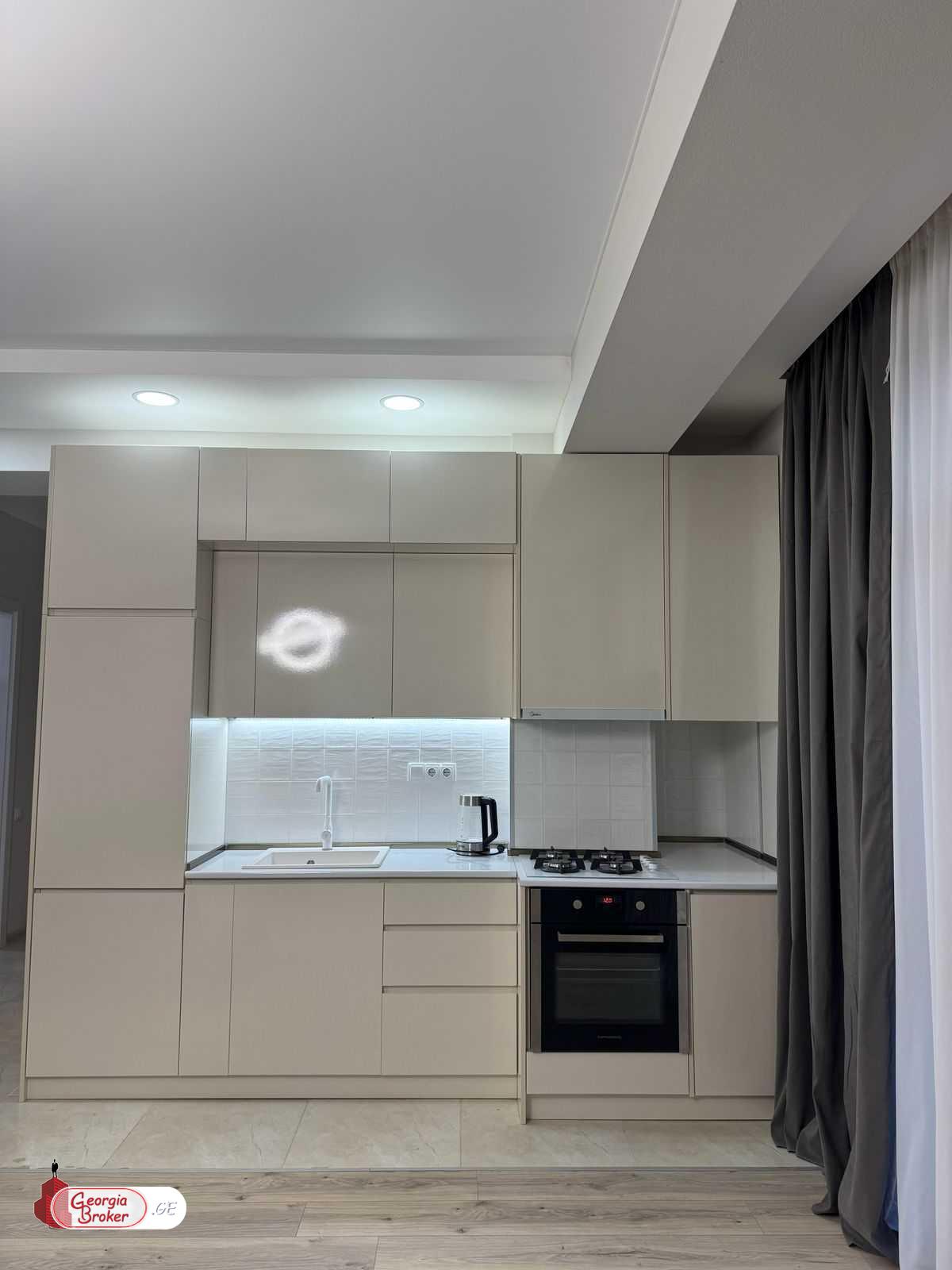 nearly repaired 2-room apartment for sale