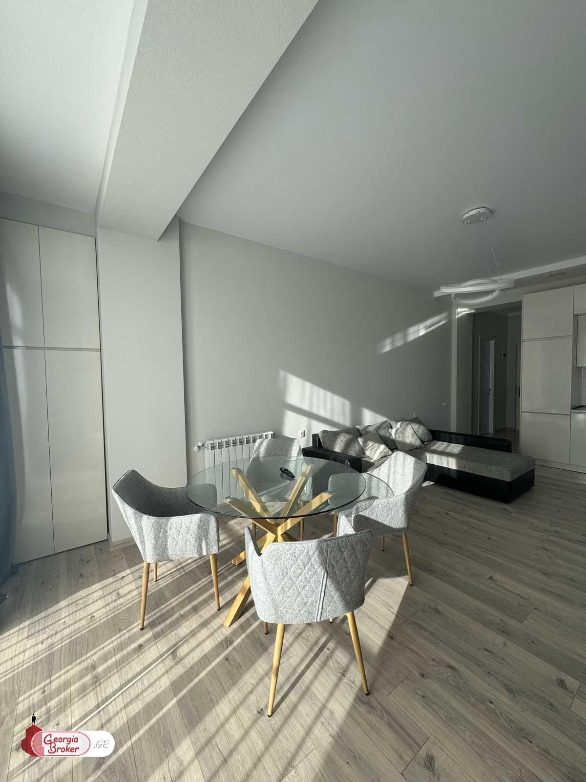 nearly repaired 2-room apartment for sale