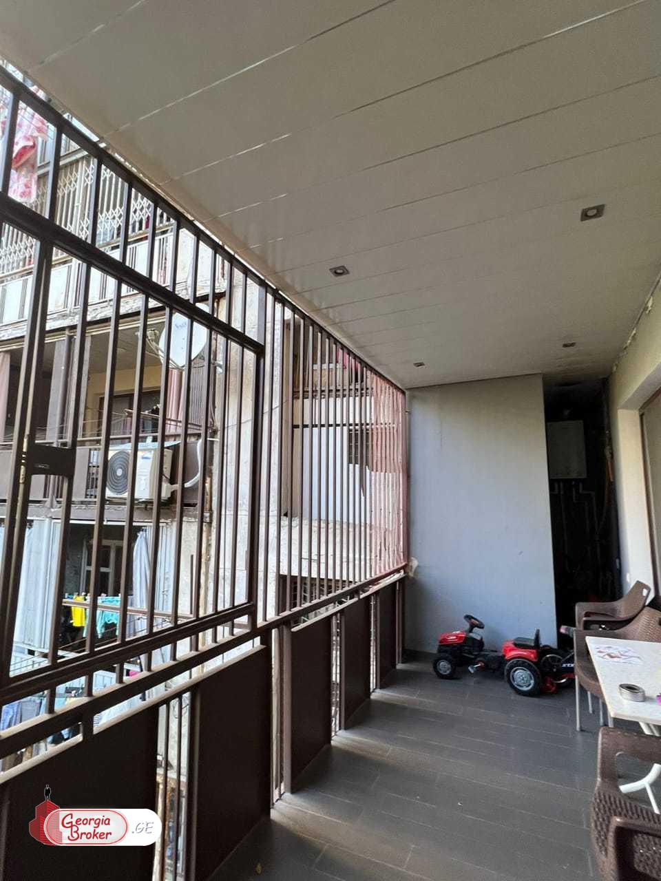 nearly repaired 3-room apartment for sale