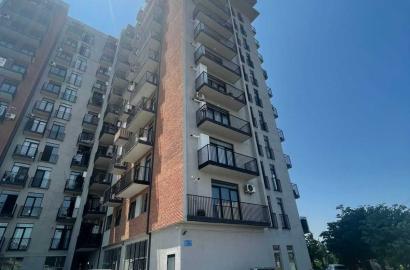 продается квартира с новым ремонтом 4-комнаты