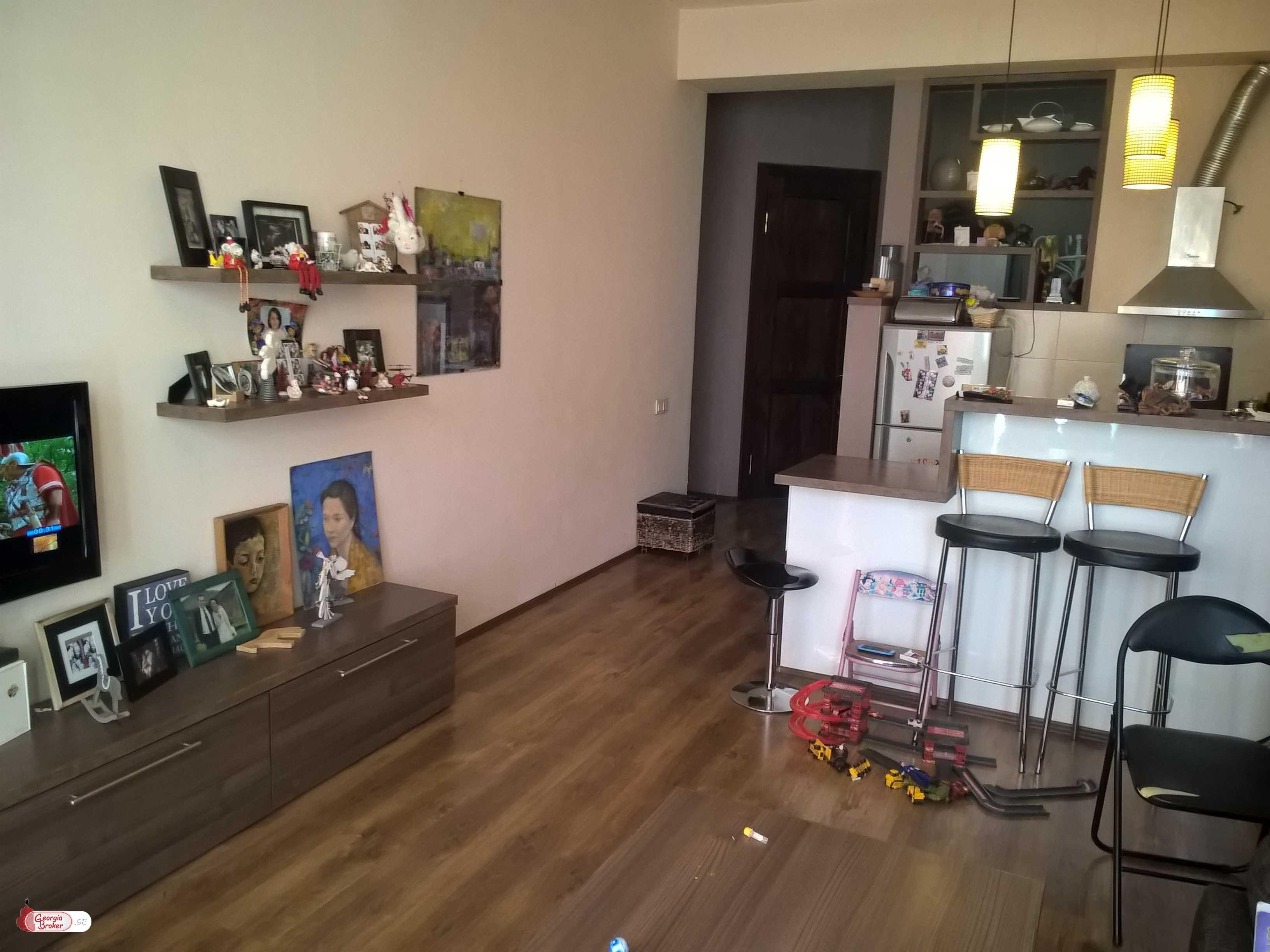 nearly repaired 2-room apartment for sale