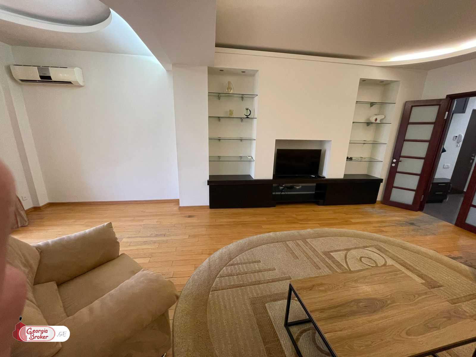 იყიდება ახალი გარემონტებული 3 ოთახიანი ბინა