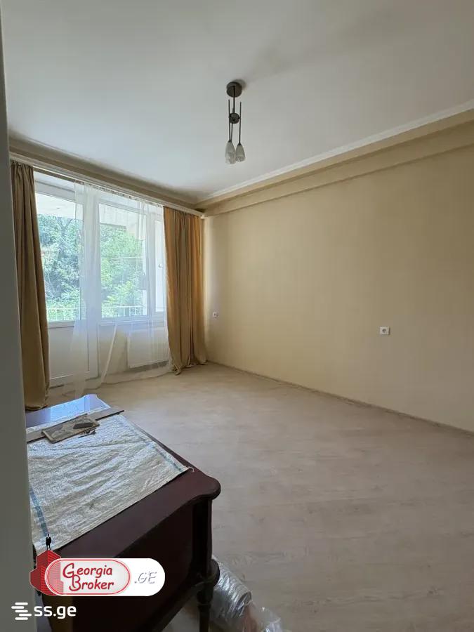 იყიდება ახალი გარემონტებული 2 ოთახიანი ბინა