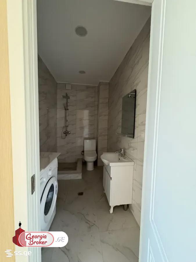 იყიდება ახალი გარემონტებული 2 ოთახიანი ბინა