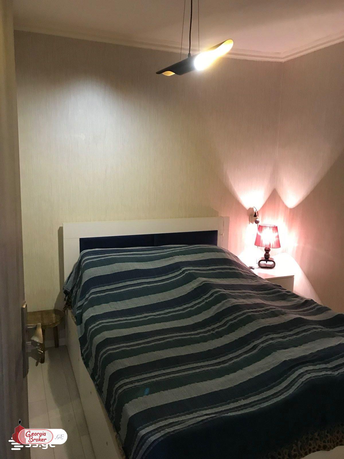 იყიდება ახალი გარემონტებული 2 ოთახიანი ბინა