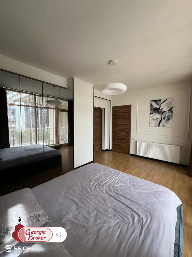 იყიდება ახალი გარემონტებული 4 ოთახიანი ბინა