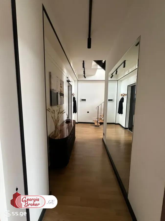 იყიდება ახალი გარემონტებული 4 ოთახიანი ბინა