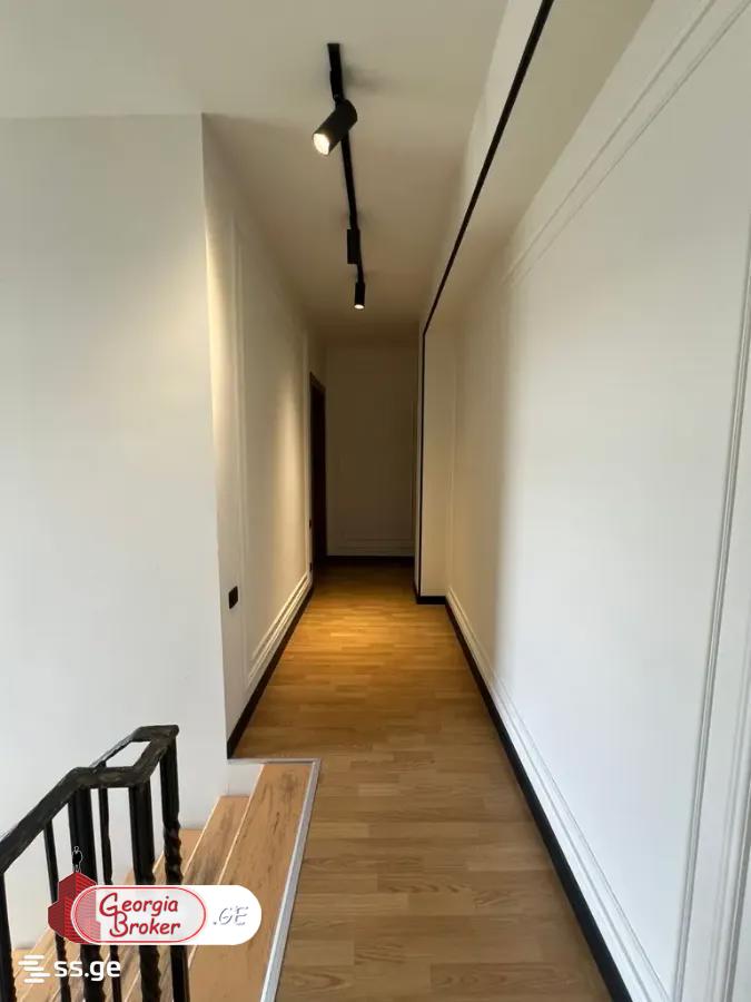 იყიდება ახალი გარემონტებული 4 ოთახიანი ბინა