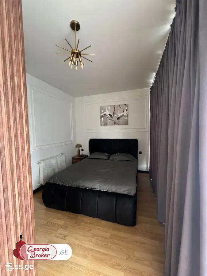 იყიდება ახალი გარემონტებული 4 ოთახიანი ბინა