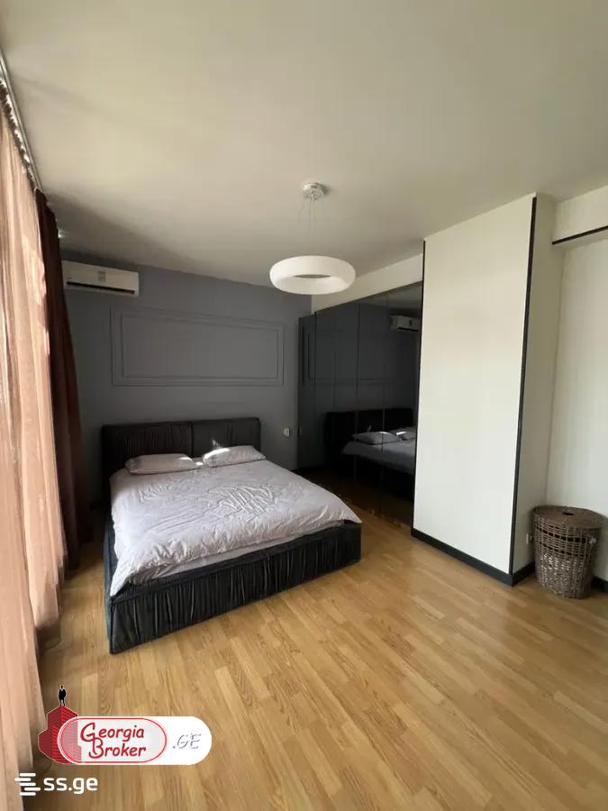 იყიდება ახალი გარემონტებული 4 ოთახიანი ბინა