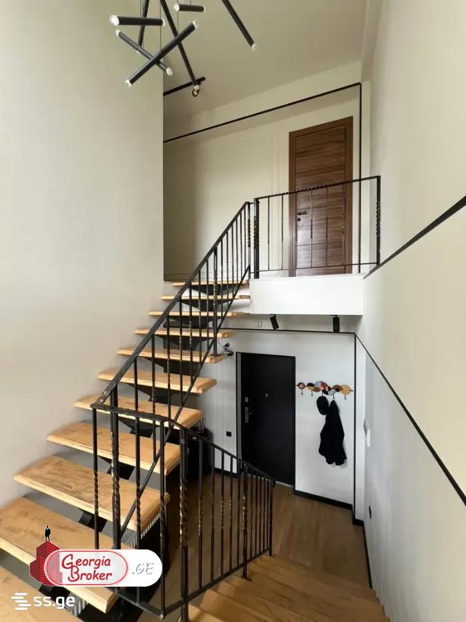 იყიდება ახალი გარემონტებული 4 ოთახიანი ბინა