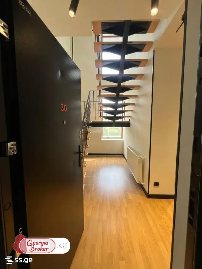 იყიდება ახალი გარემონტებული 4 ოთახიანი ბინა