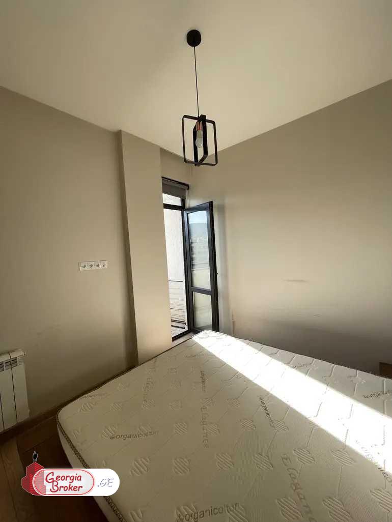 იყიდება ახალი გარემონტებული 3 ოთახიანი ბინა