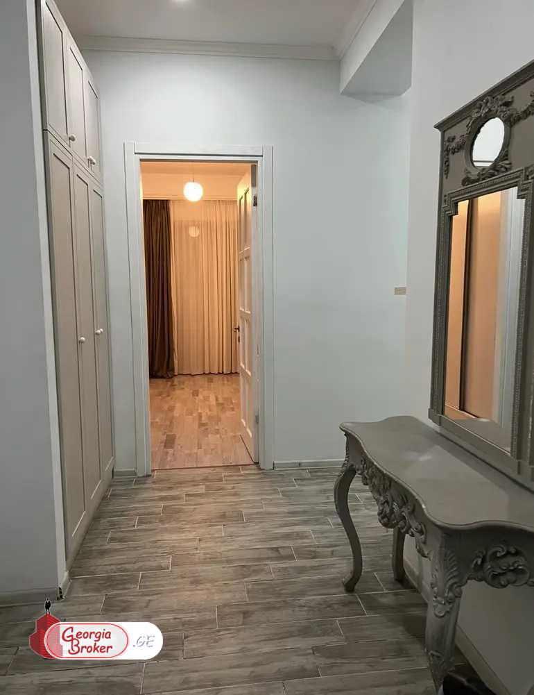 nearly repaired 3-room apartment for sale