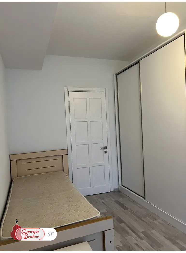 nearly repaired 3-room apartment for sale