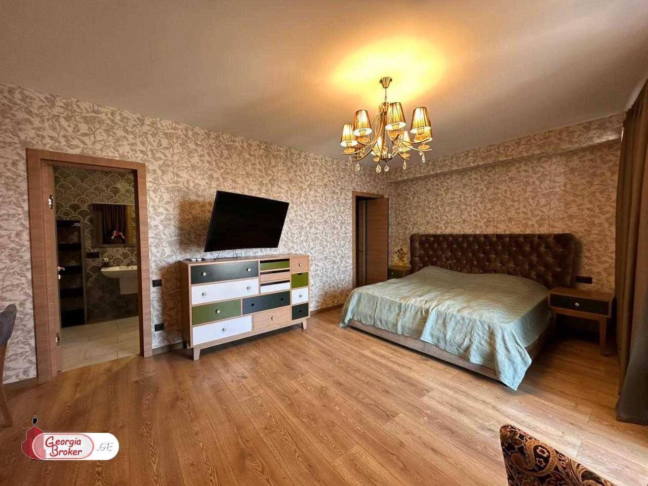 იყიდება ახალი გარემონტებული 4 ოთახიანი ბინა