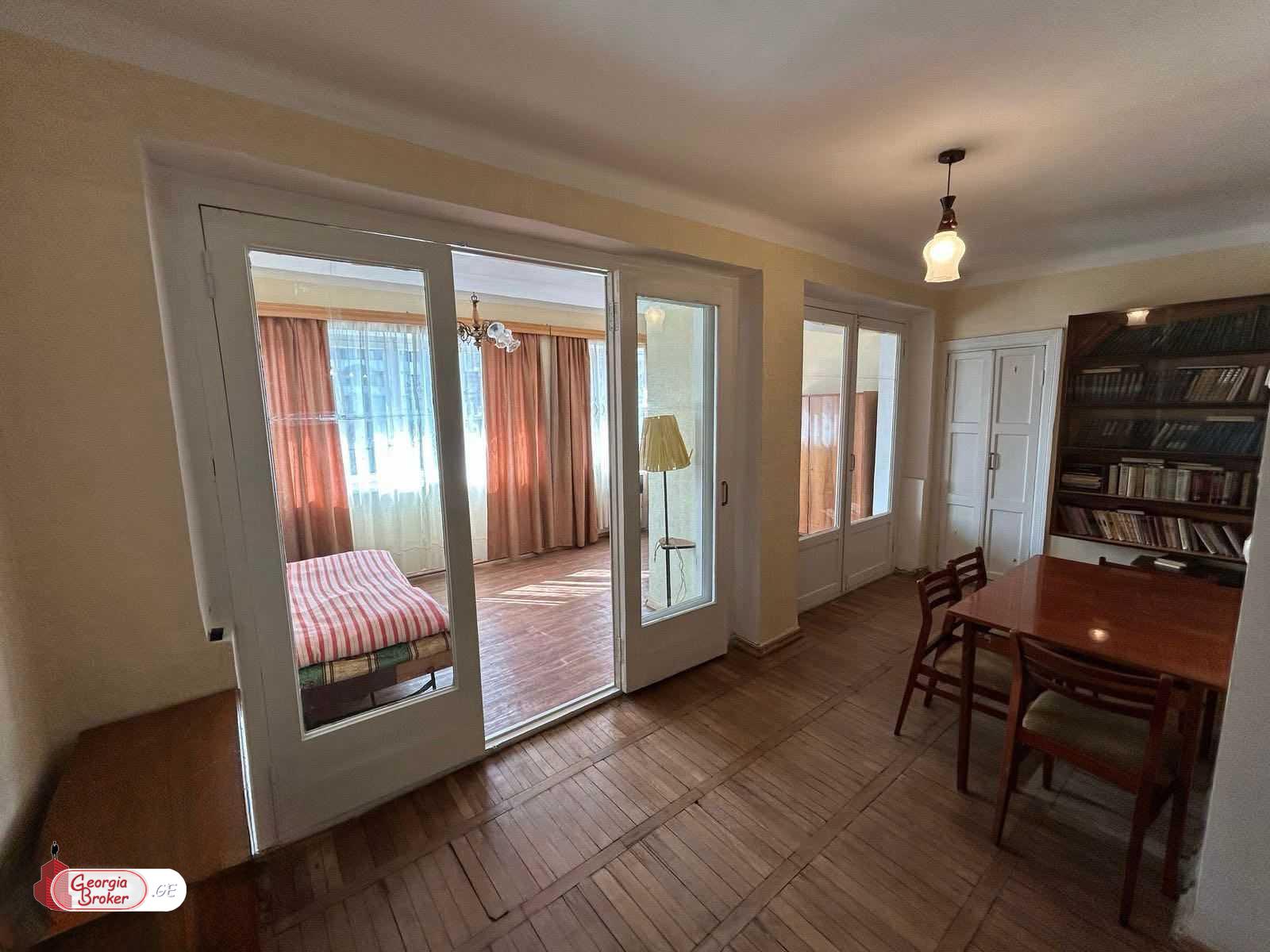 იყიდება ახალი გარემონტებული 4 ოთახიანი ბინა