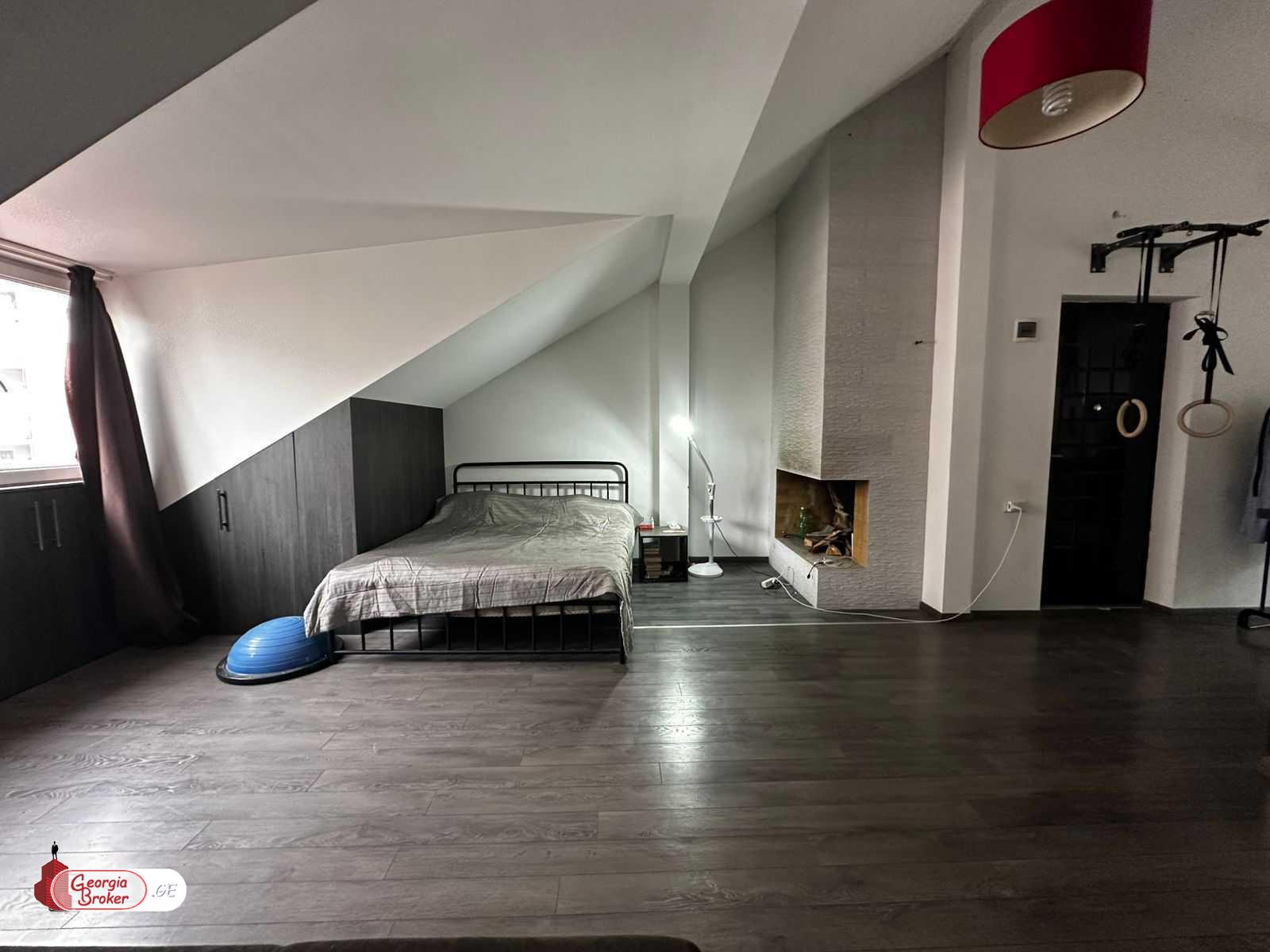 იყიდება ახალი გარემონტებული 6 ოთახიანი ბინა