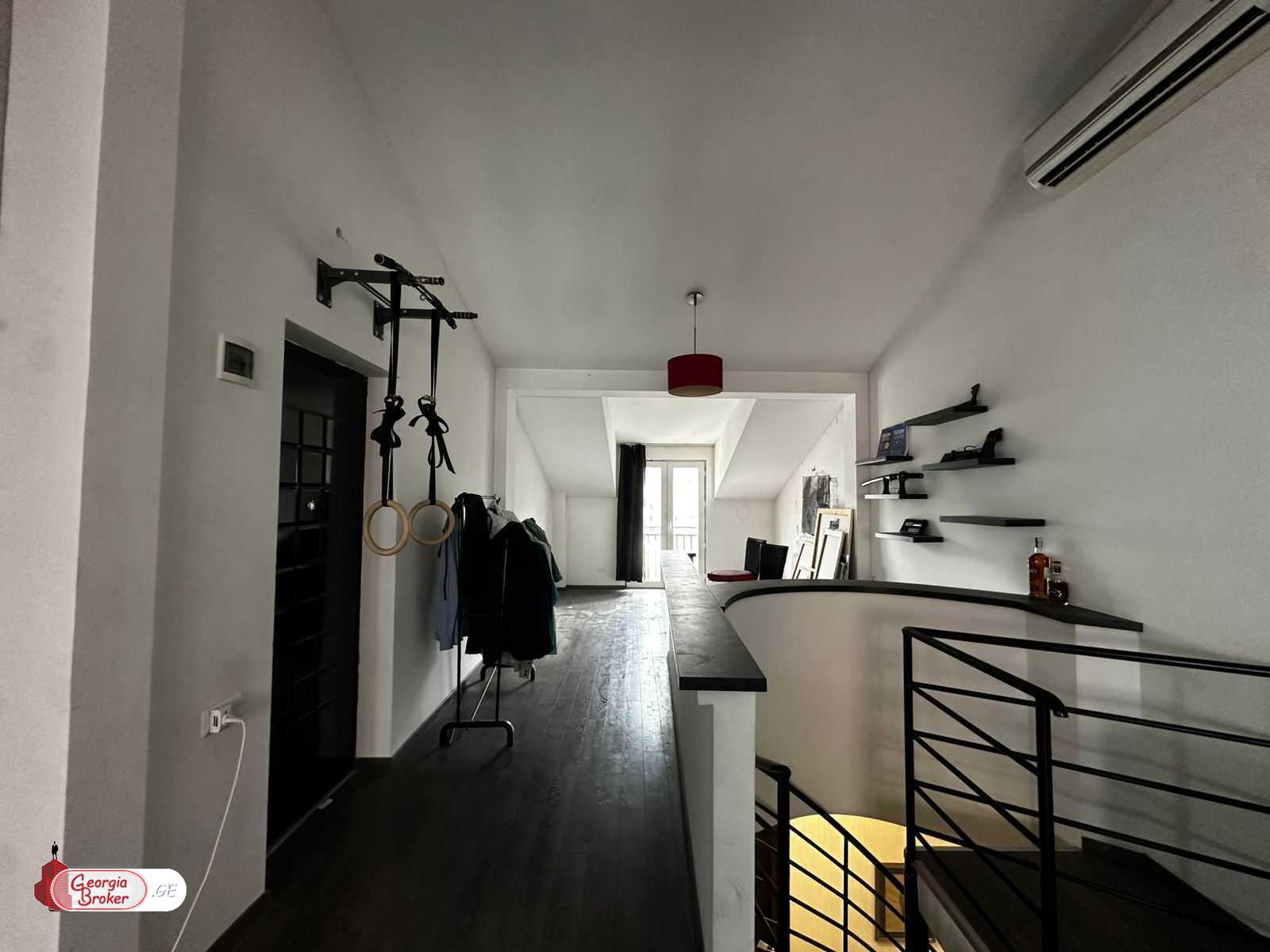 იყიდება ახალი გარემონტებული 6 ოთახიანი ბინა