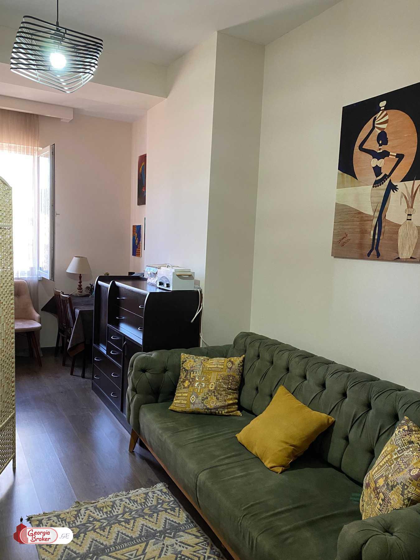 იყიდება ახალი გარემონტებული 4 ოთახიანი ბინა