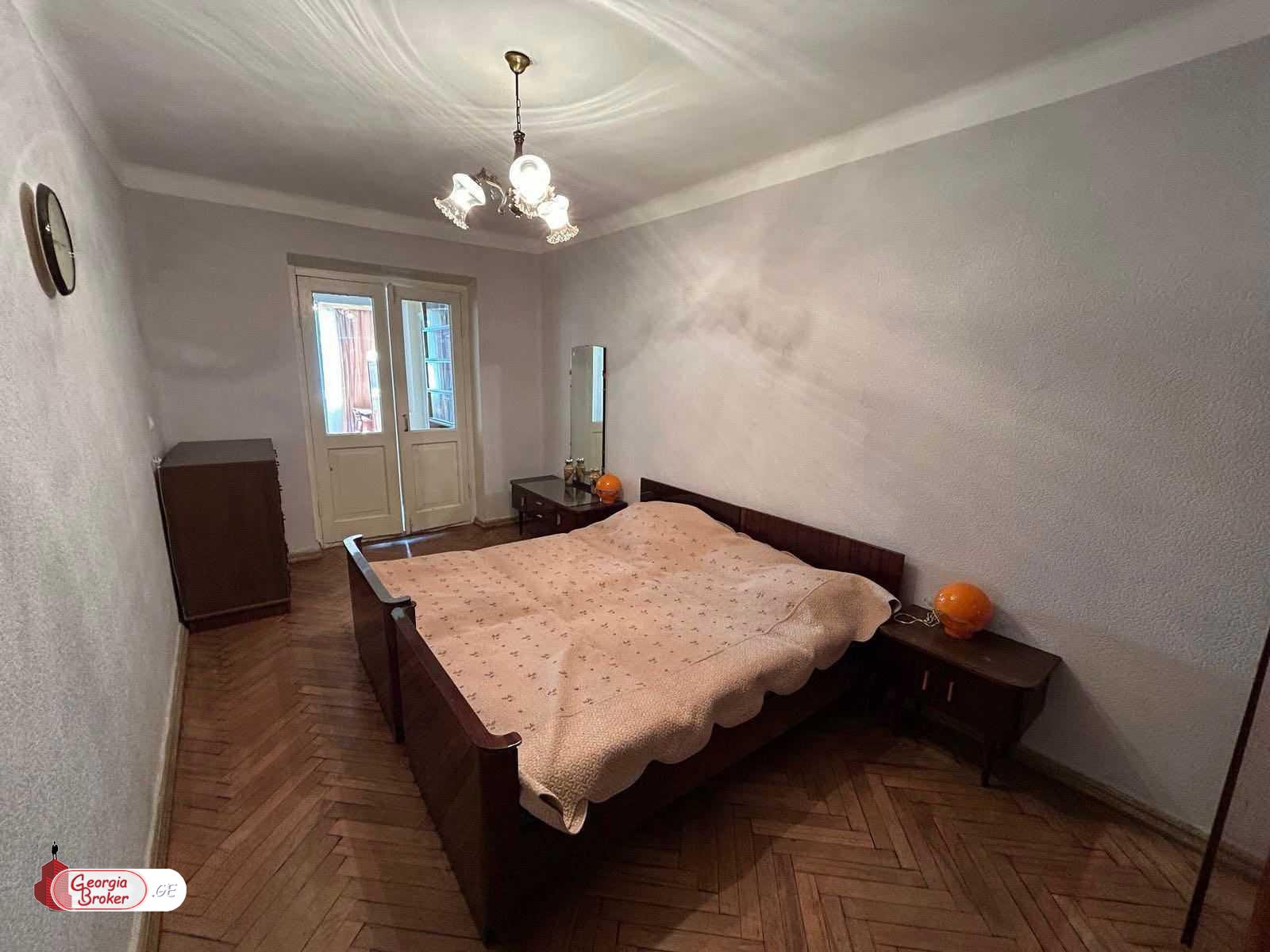 იყიდება ახალი გარემონტებული 4 ოთახიანი ბინა