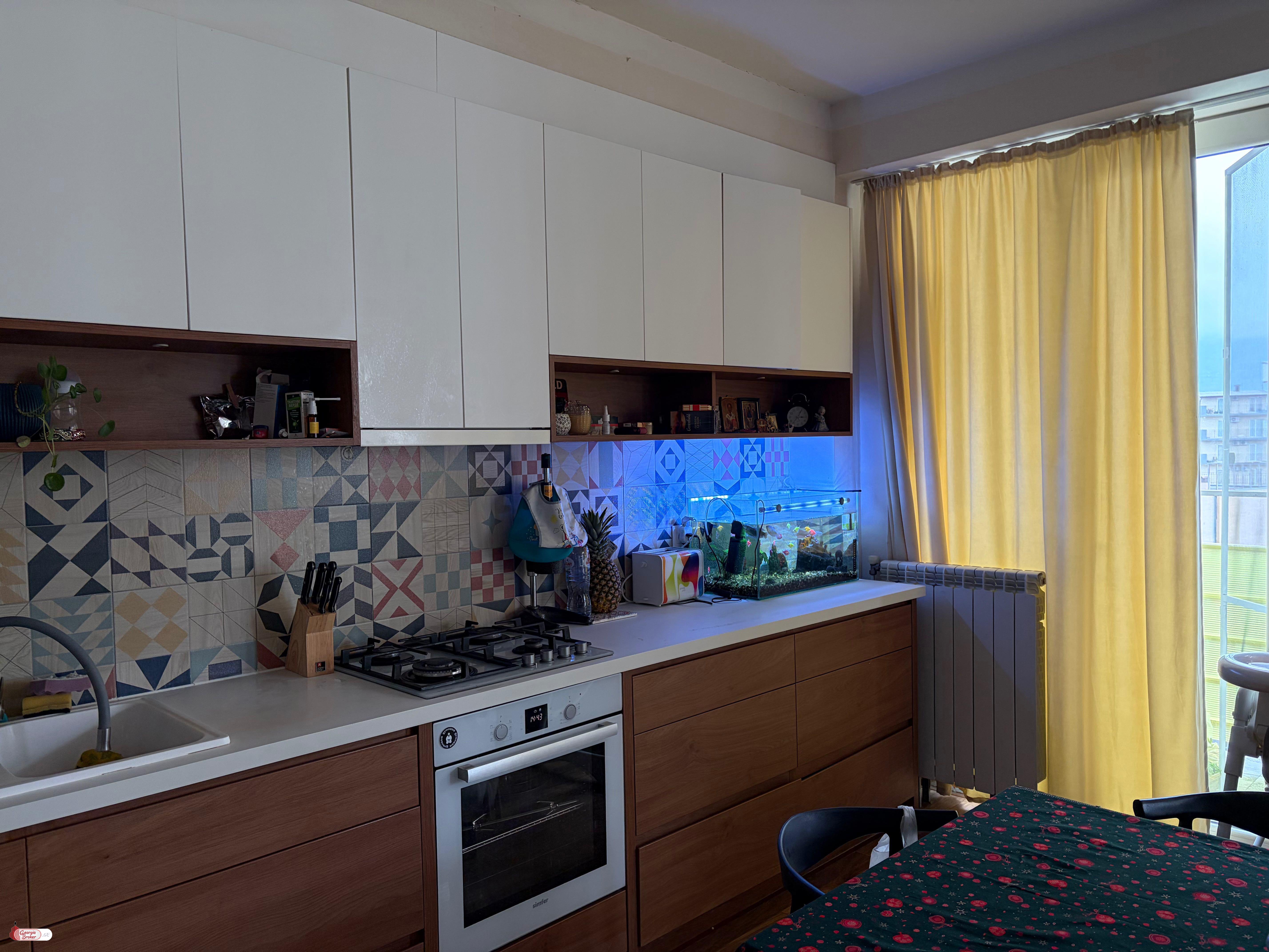 იყიდება ახალი გარემონტებული 3 ოთახიანი ბინა