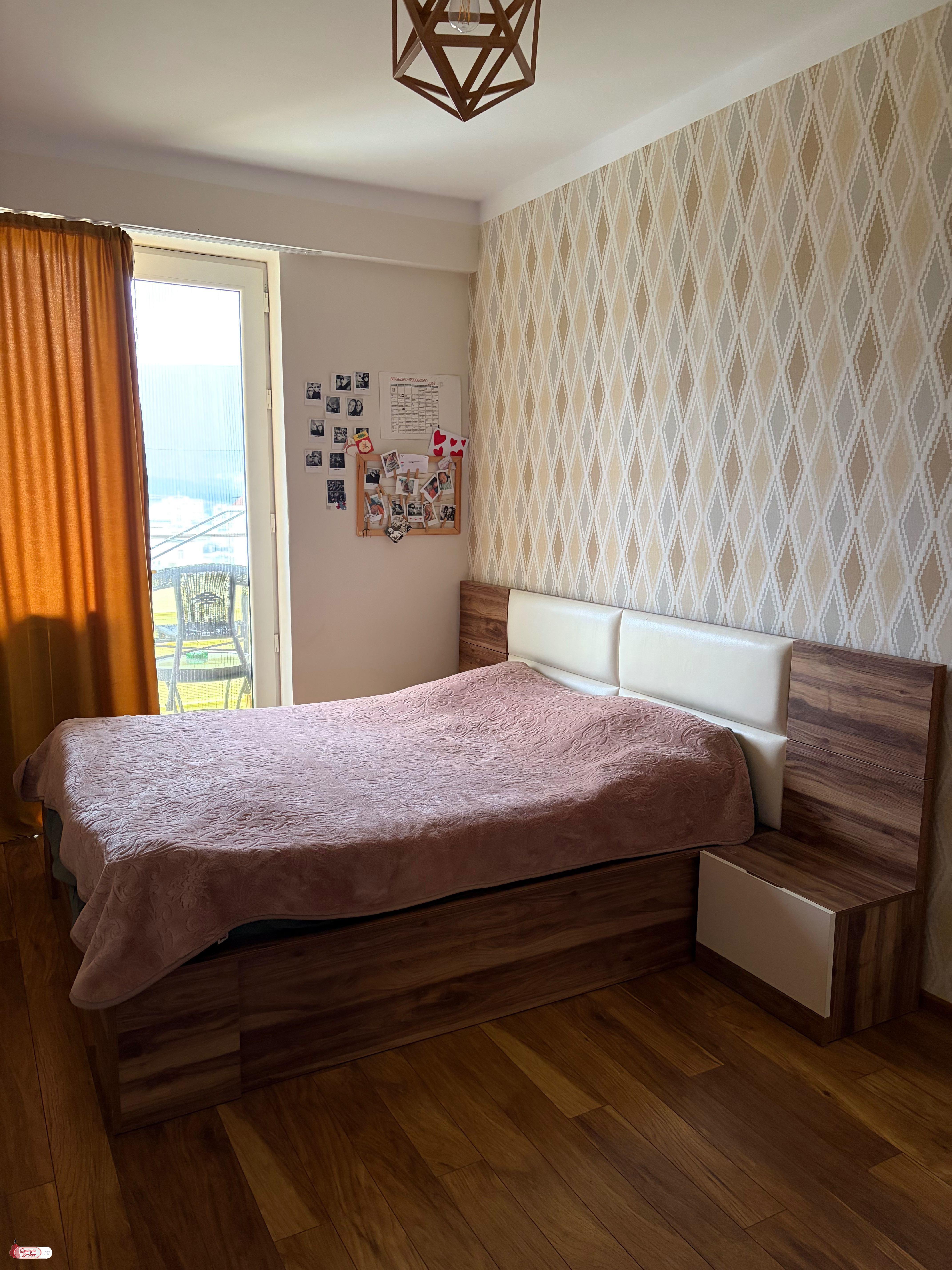 იყიდება ახალი გარემონტებული 3 ოთახიანი ბინა